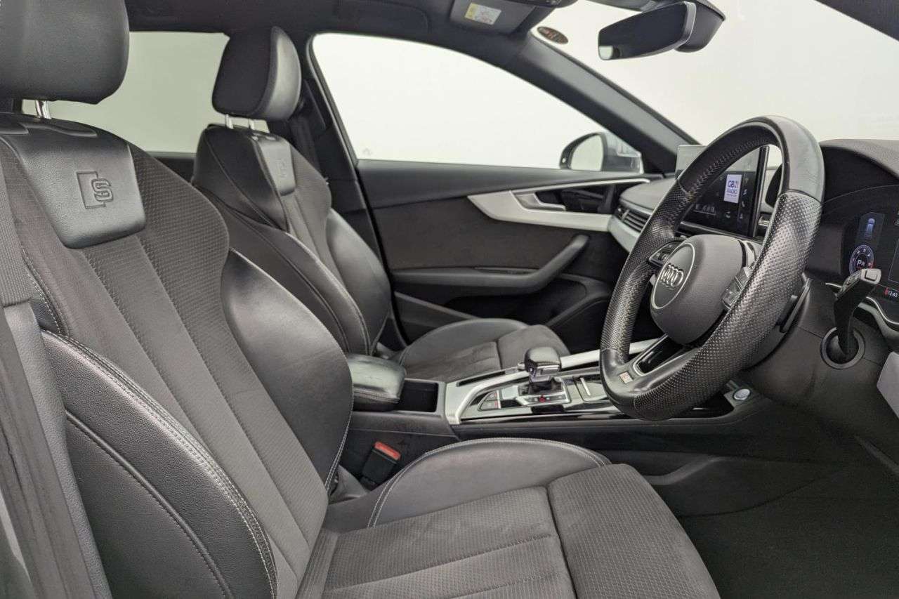 A 2020 AUDI A4 AVANT 2.0 TDI 35 S line Estate 5dr Diesel S Tronic Euro 6 (s/s) (163 ps) Award Wi A 2020 AUDI A4 AVANT 2.0 TDI 35 S line Estate 5dr Diesel S Tronic Euro 6 (s/s) (163 ps) Award Wi