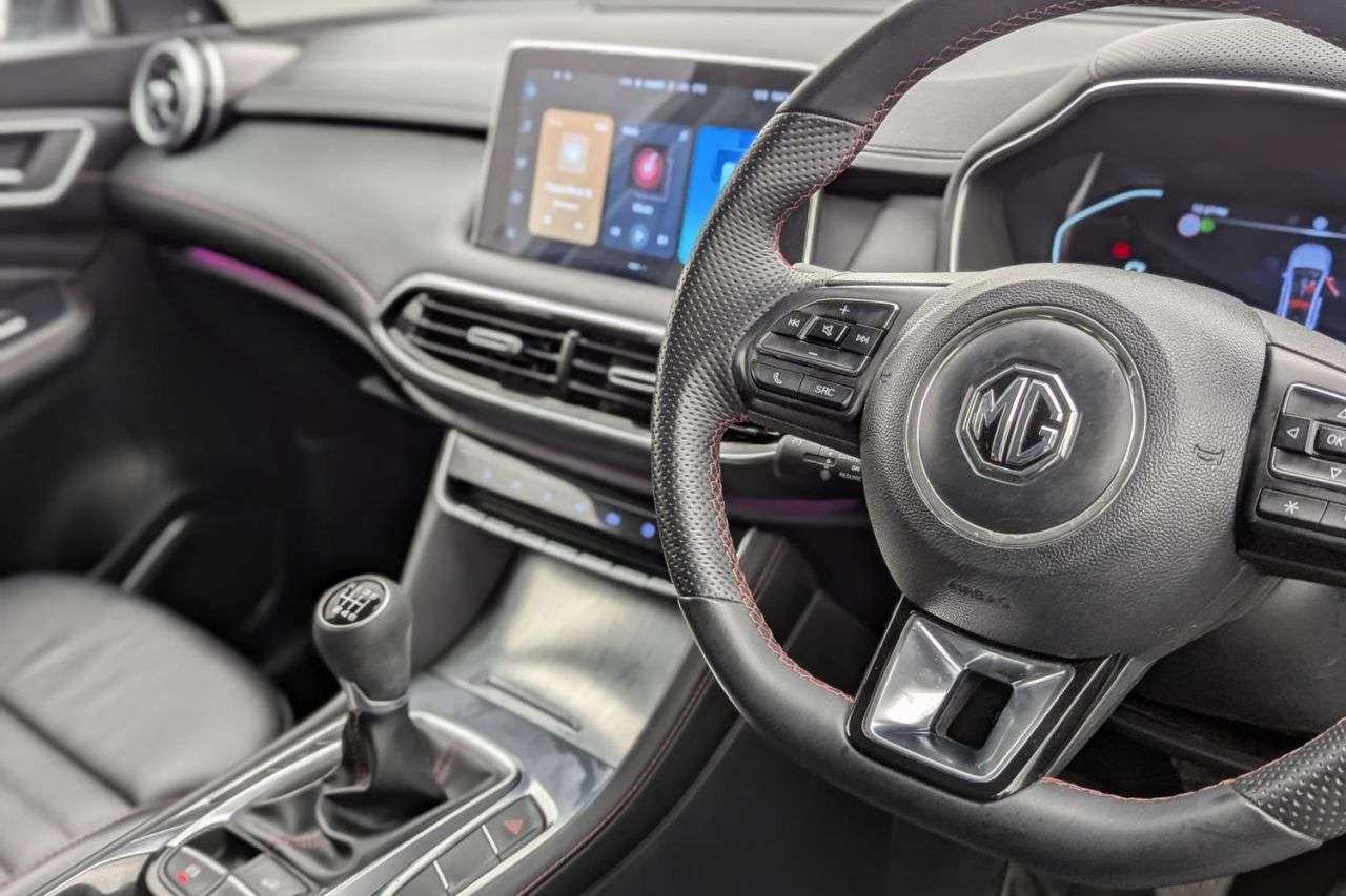 2024 MG MG HS 2024 MG MG HS
