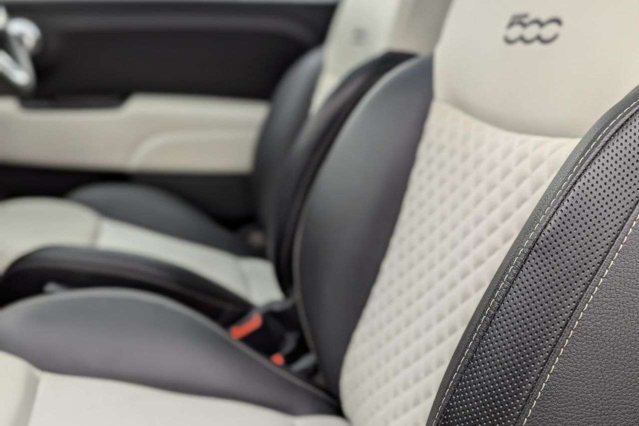 2023 FIAT 500 2023 FIAT 500