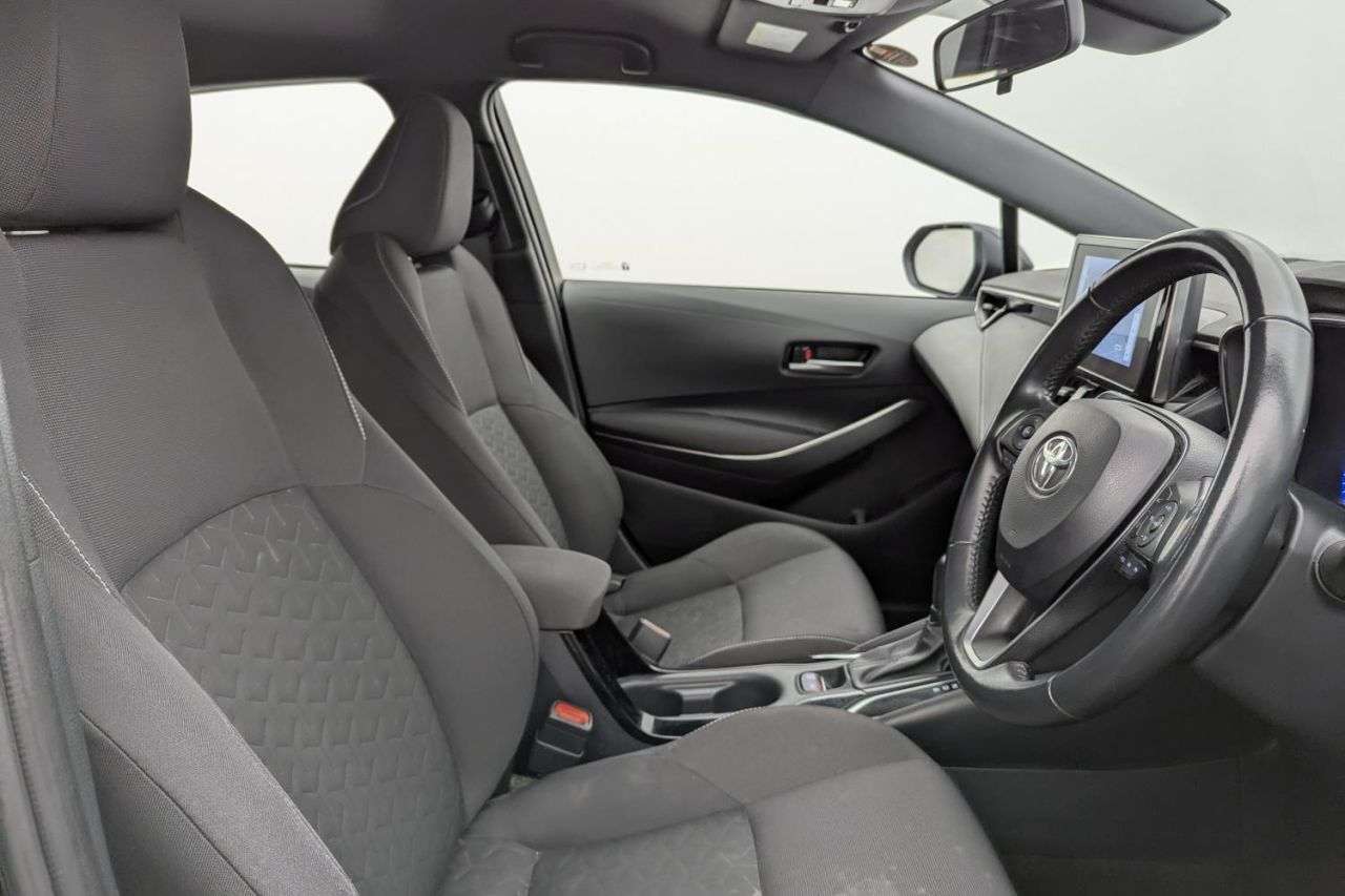 A 2022 TOYOTA COROLLA 1.8 VVT-h GPF Icon Tech Hatchback 5dr Petrol Hybrid CVT Euro 6 (s/s) (122 p A 2022 TOYOTA COROLLA 1.8 VVT-h GPF Icon Tech Hatchback 5dr Petrol Hybrid CVT Euro 6 (s/s) (122 p
