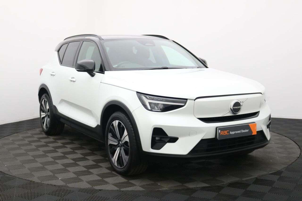 2022 VOLVO XC40 2022 VOLVO XC40