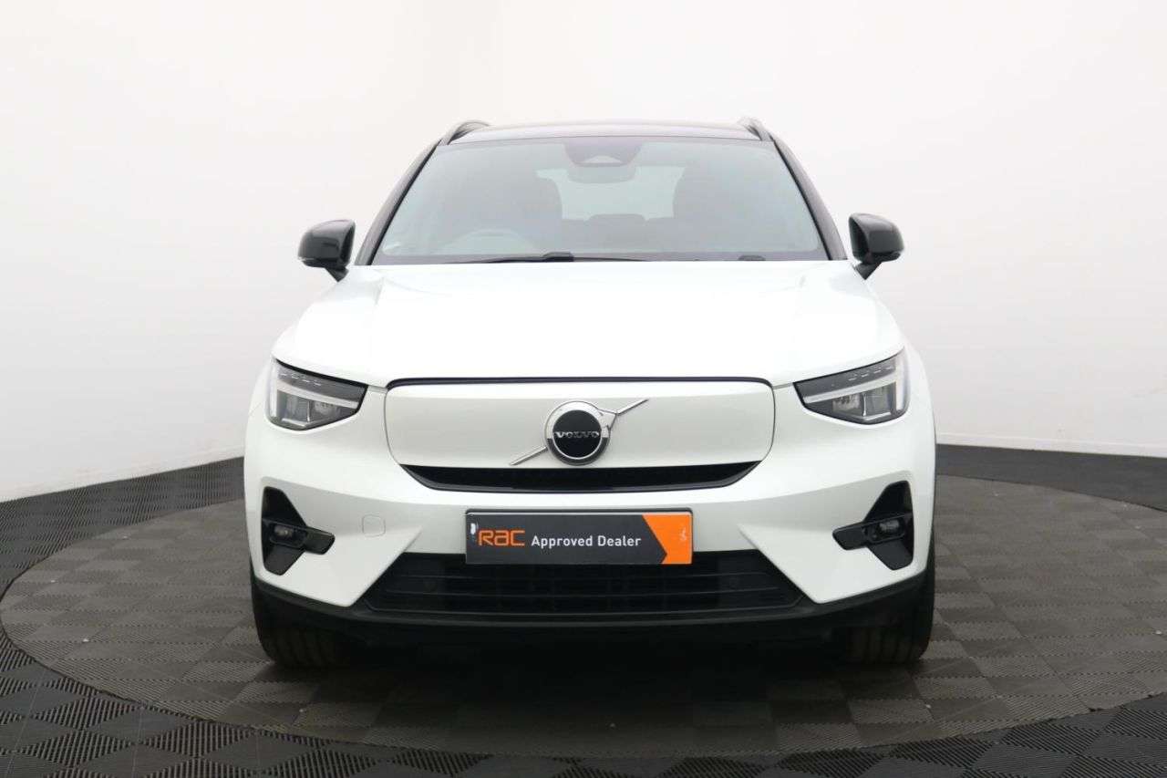 2022 VOLVO XC40 2022 VOLVO XC40