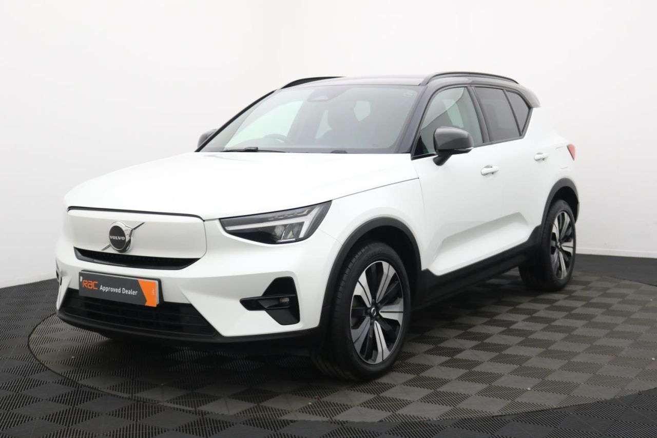 2022 VOLVO XC40 2022 VOLVO XC40