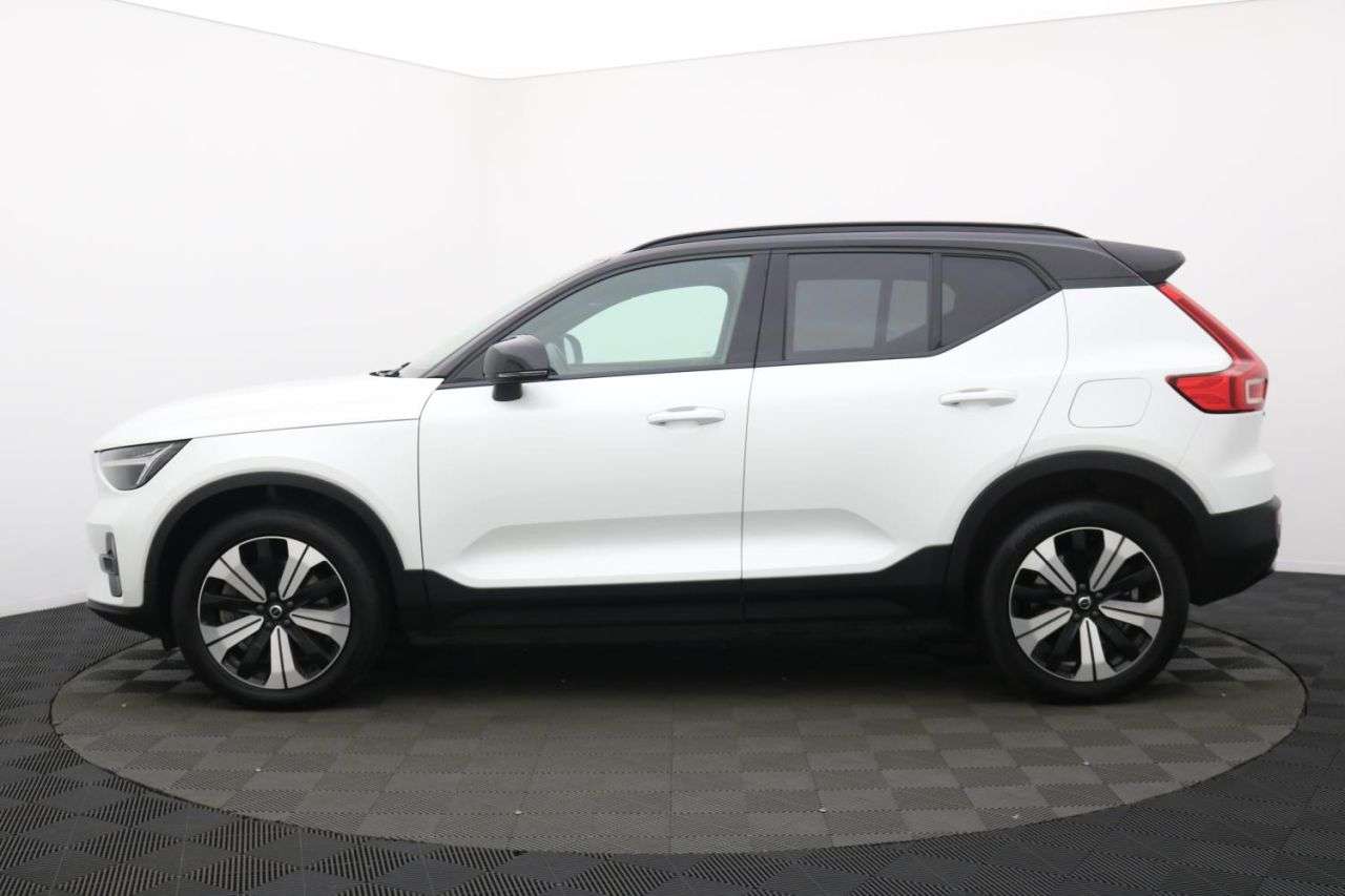 2022 VOLVO XC40 2022 VOLVO XC40