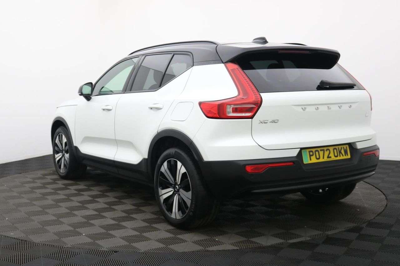 2022 VOLVO XC40 2022 VOLVO XC40