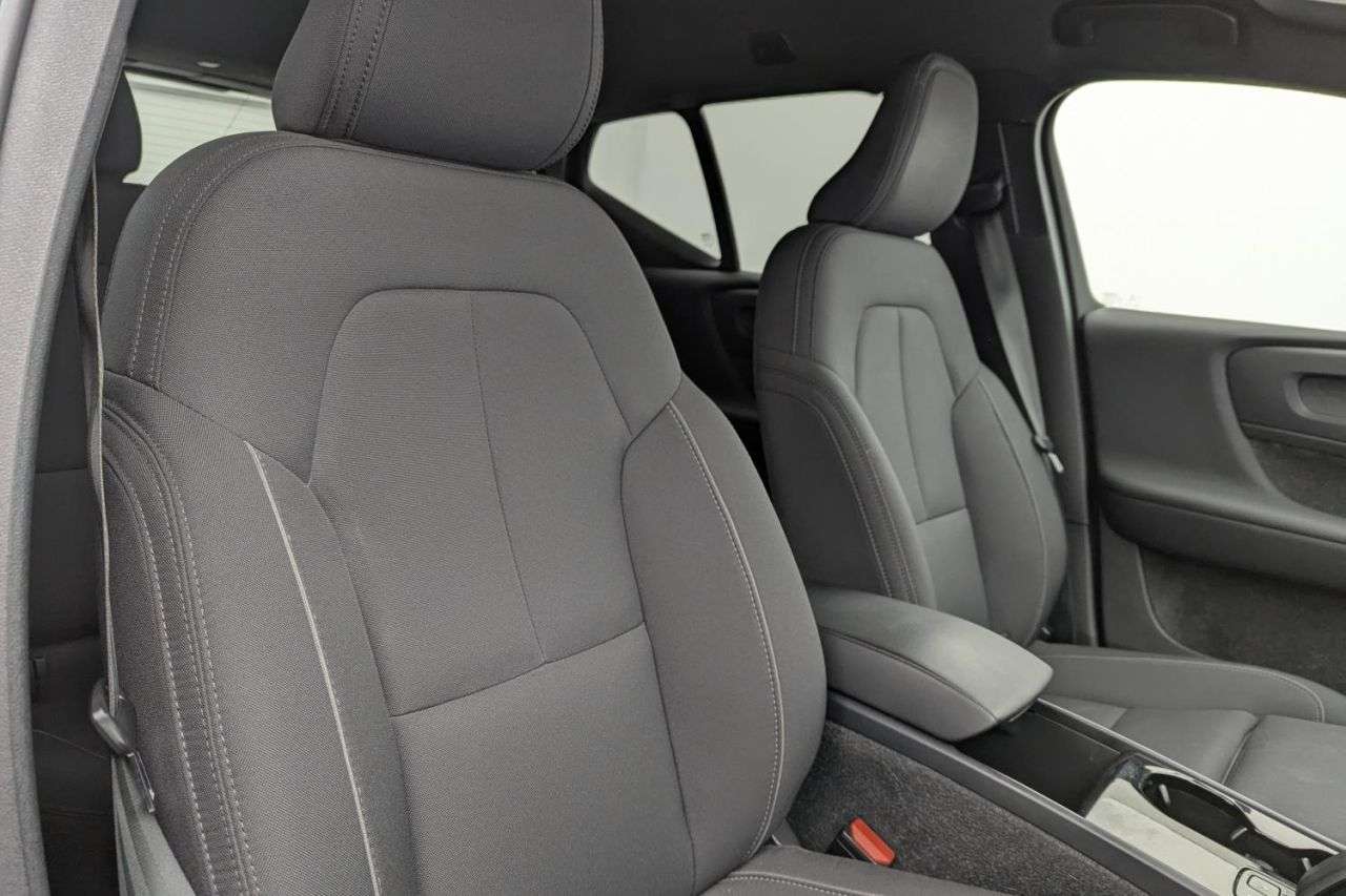 2022 VOLVO XC40 2022 VOLVO XC40