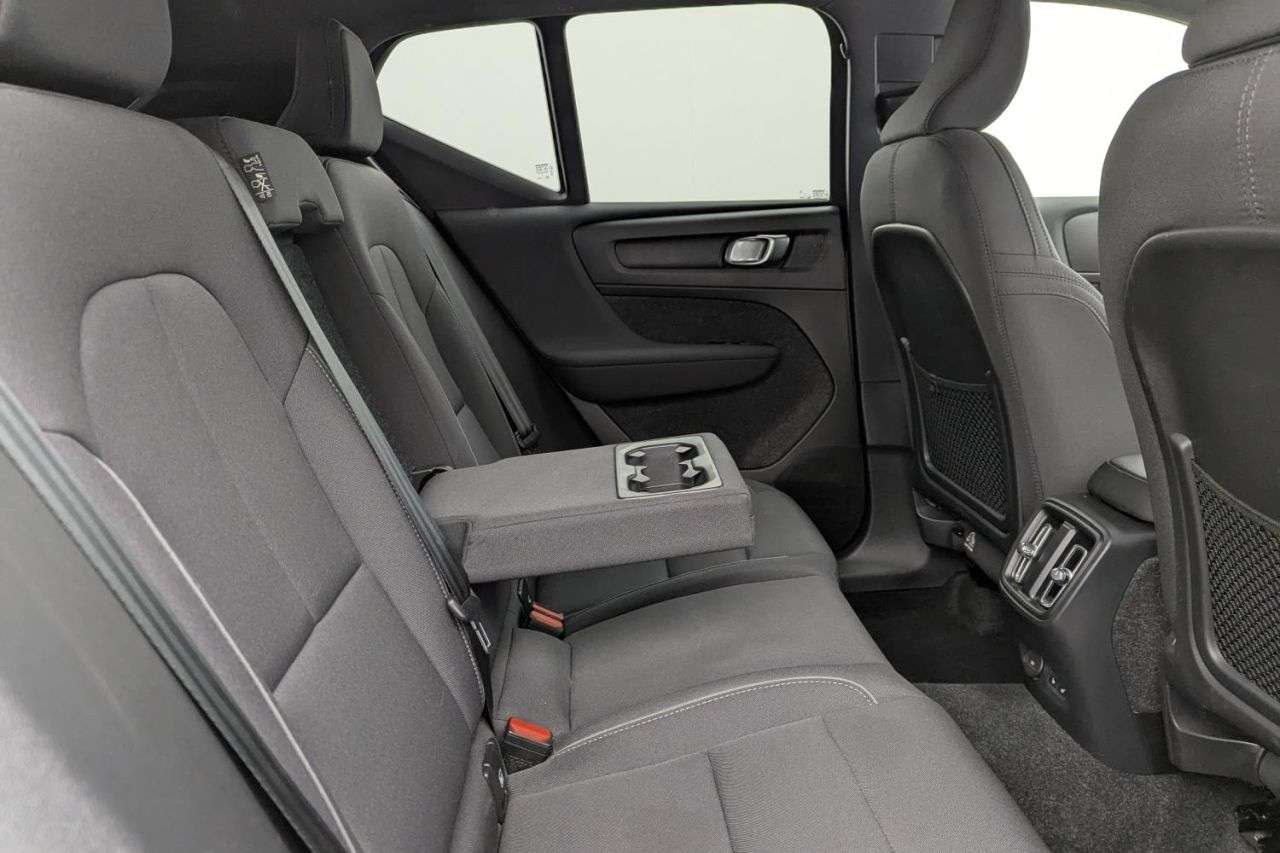 2022 VOLVO XC40 2022 VOLVO XC40