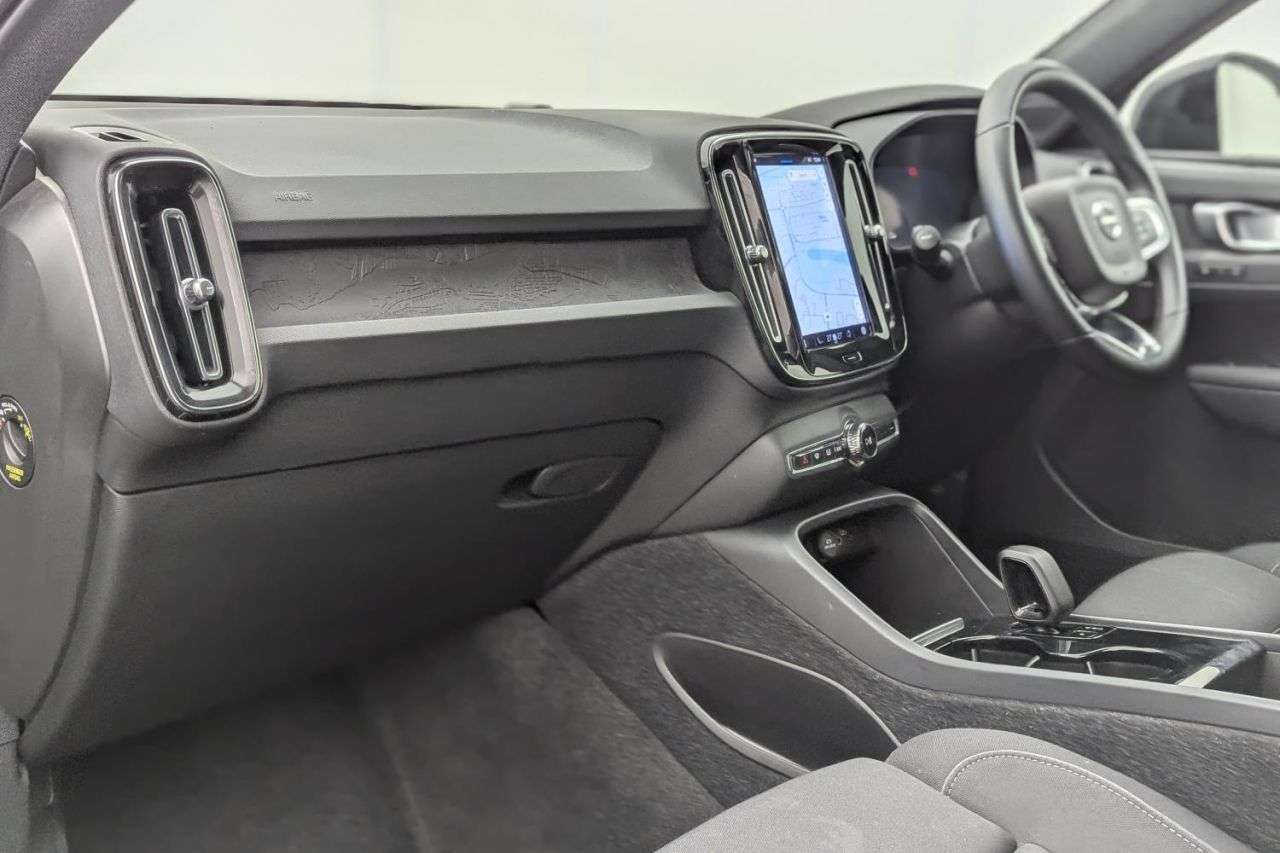 2022 VOLVO XC40 2022 VOLVO XC40