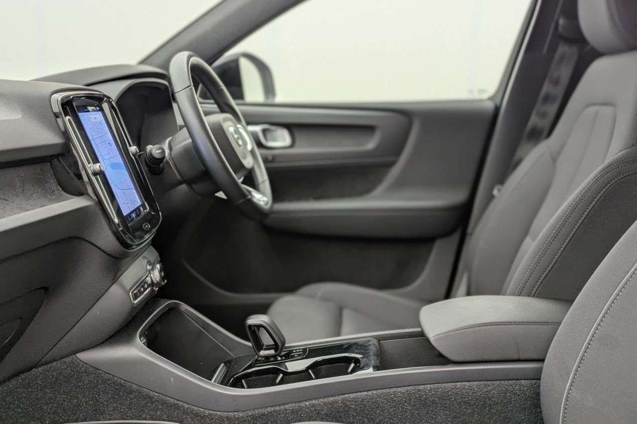 2022 VOLVO XC40 2022 VOLVO XC40