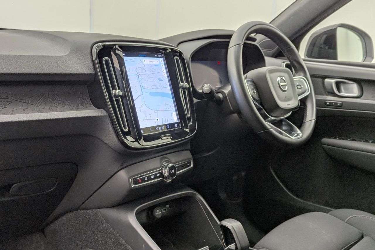 2022 VOLVO XC40 2022 VOLVO XC40