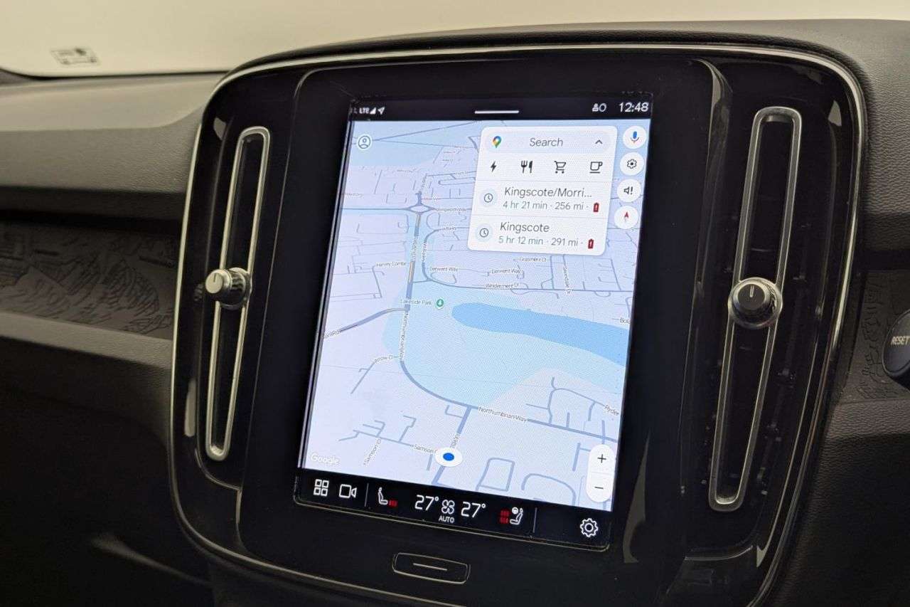 2022 VOLVO XC40 2022 VOLVO XC40