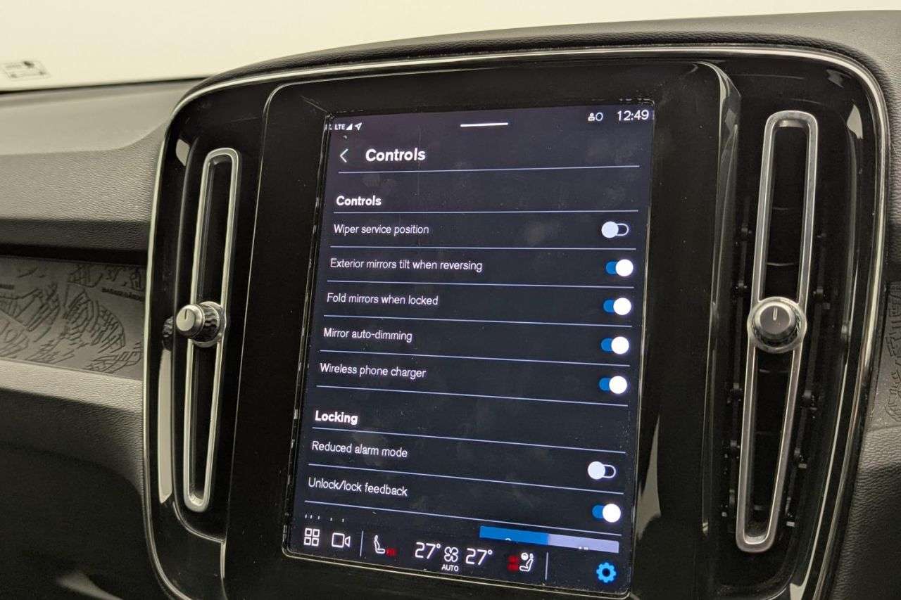 2022 VOLVO XC40 2022 VOLVO XC40