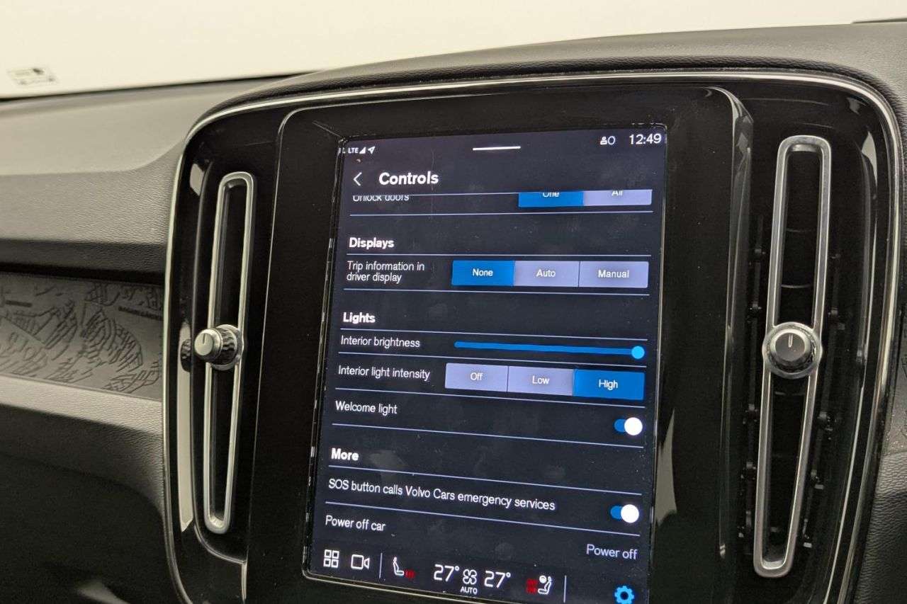 2022 VOLVO XC40 2022 VOLVO XC40