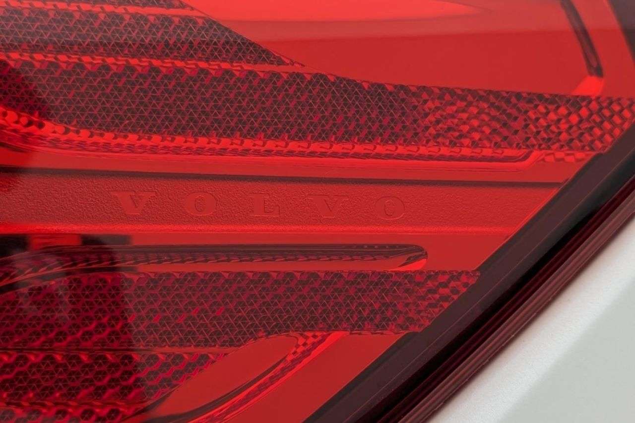 2022 VOLVO XC40 2022 VOLVO XC40