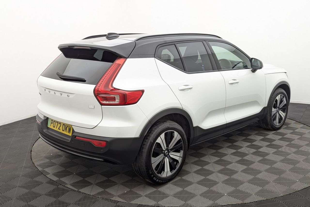 2022 VOLVO XC40 2022 VOLVO XC40