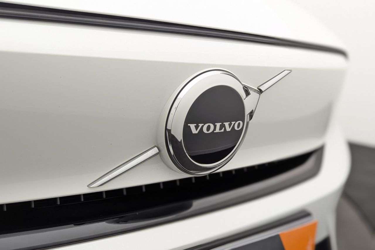 2022 VOLVO XC40 2022 VOLVO XC40