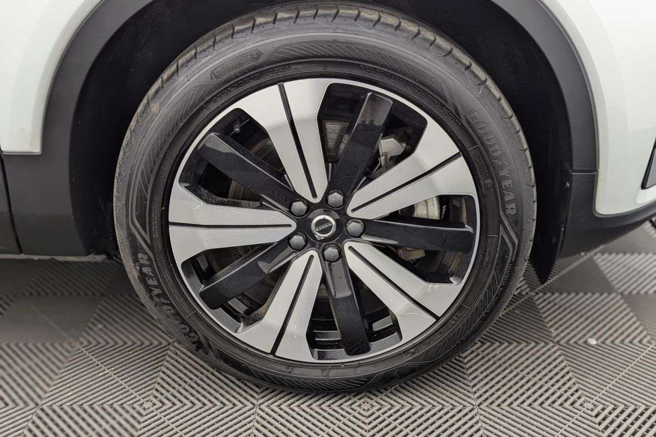 2022 VOLVO XC40 2022 VOLVO XC40