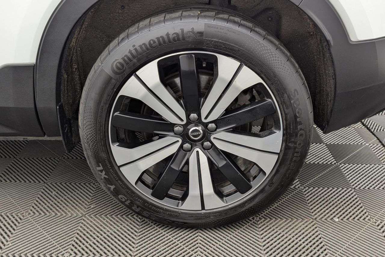 2022 VOLVO XC40 2022 VOLVO XC40