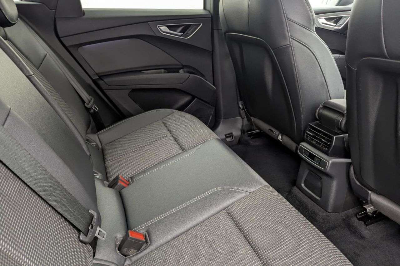 2021 AUDI Q4 E-TRON 2021 AUDI Q4 E-TRON