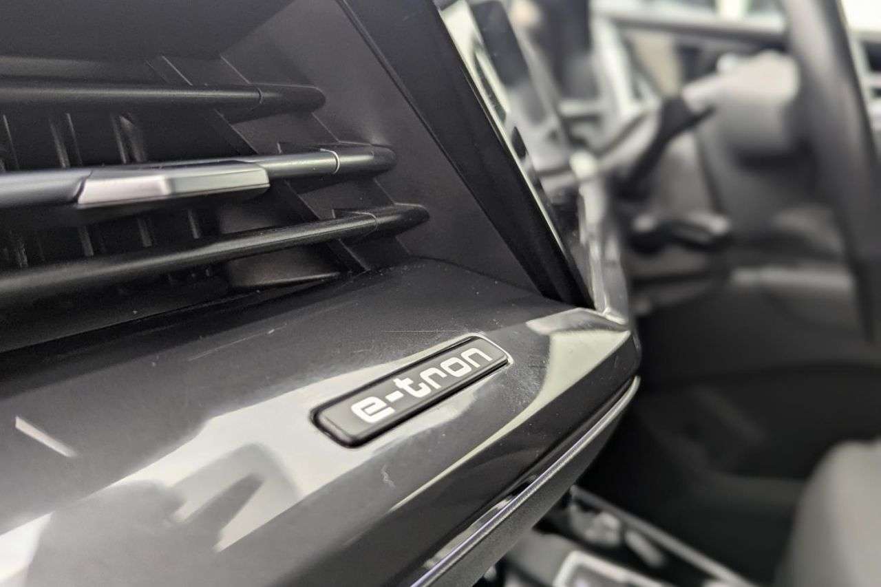 2021 AUDI Q4 E-TRON 2021 AUDI Q4 E-TRON