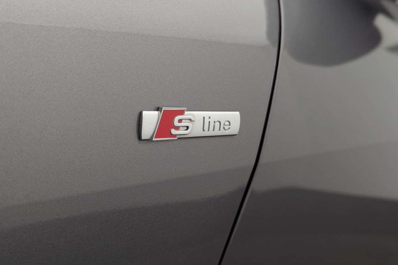 2021 AUDI Q4 E-TRON 2021 AUDI Q4 E-TRON