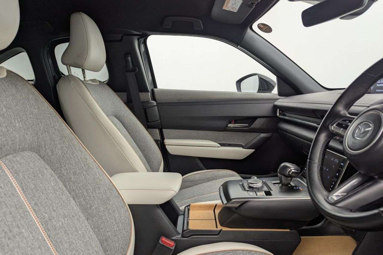 2022 MAZDA MX-30 2022 MAZDA MX-30