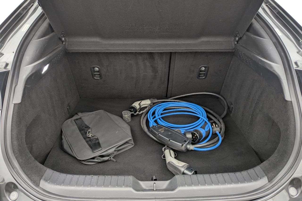 2022 MAZDA MX-30 2022 MAZDA MX-30