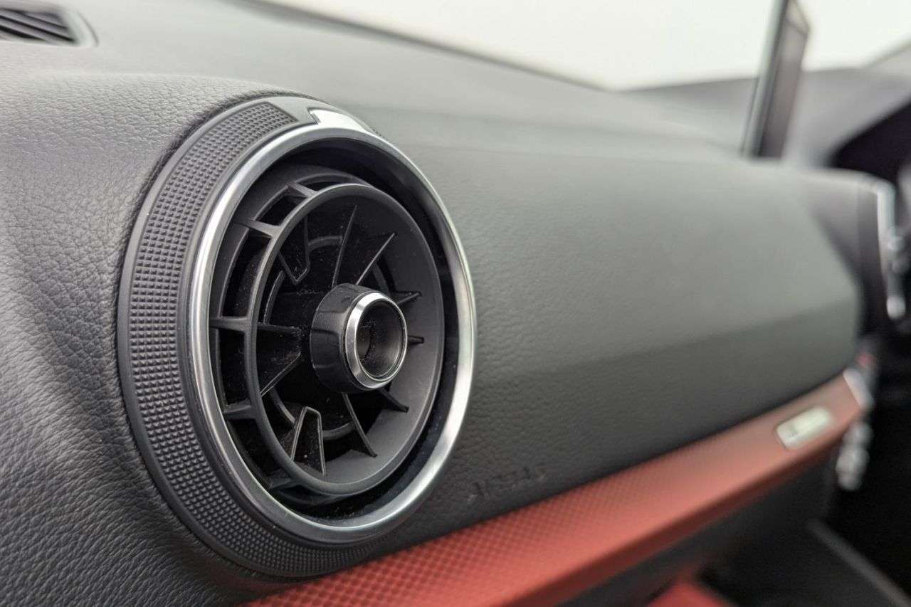 2019 AUDI Q2 2019 AUDI Q2