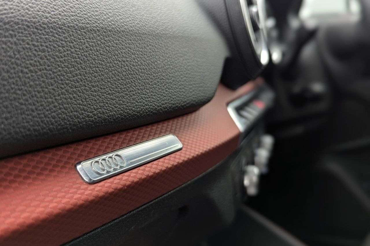 2019 AUDI Q2 2019 AUDI Q2