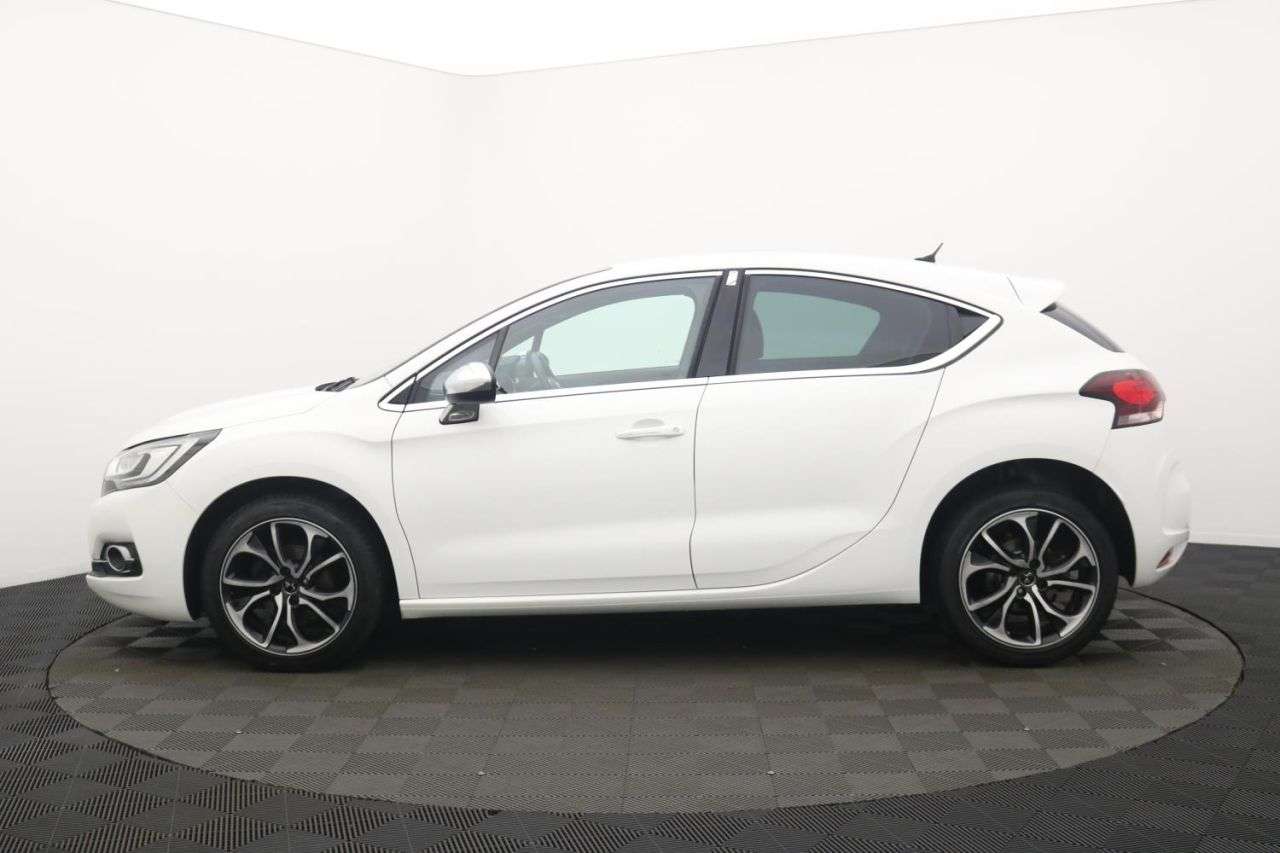 2017 DS AUTOMOBILES DS 4 2017 DS AUTOMOBILES DS 4