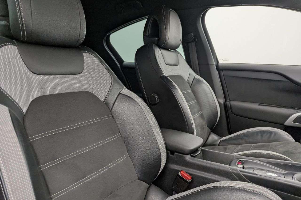 2017 DS AUTOMOBILES DS 4 2017 DS AUTOMOBILES DS 4