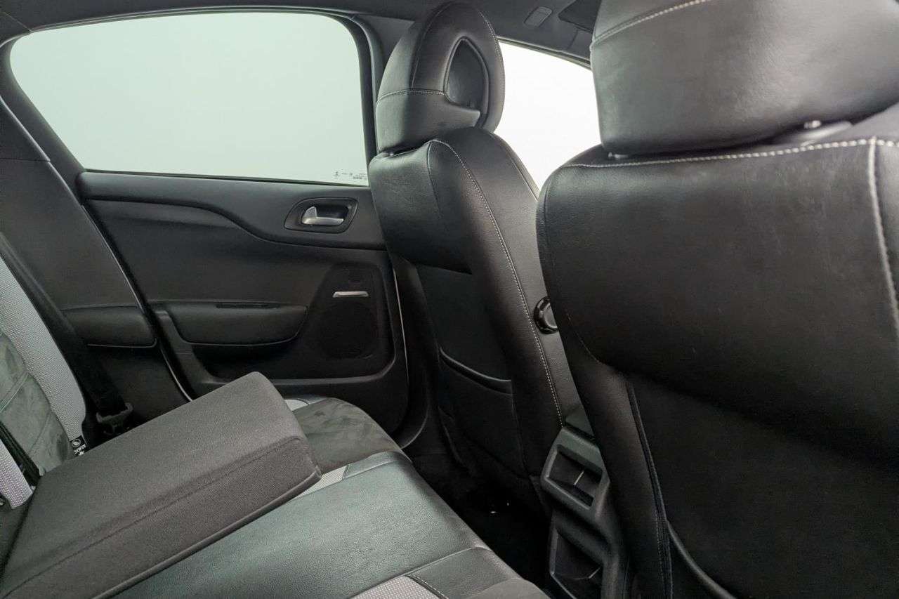 2017 DS AUTOMOBILES DS 4 2017 DS AUTOMOBILES DS 4