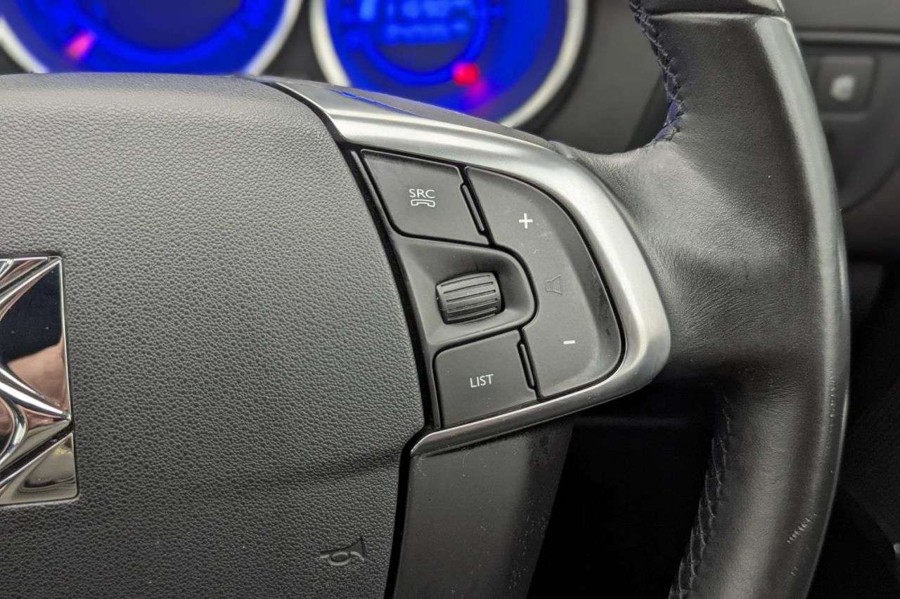 2017 DS AUTOMOBILES DS 4 2017 DS AUTOMOBILES DS 4