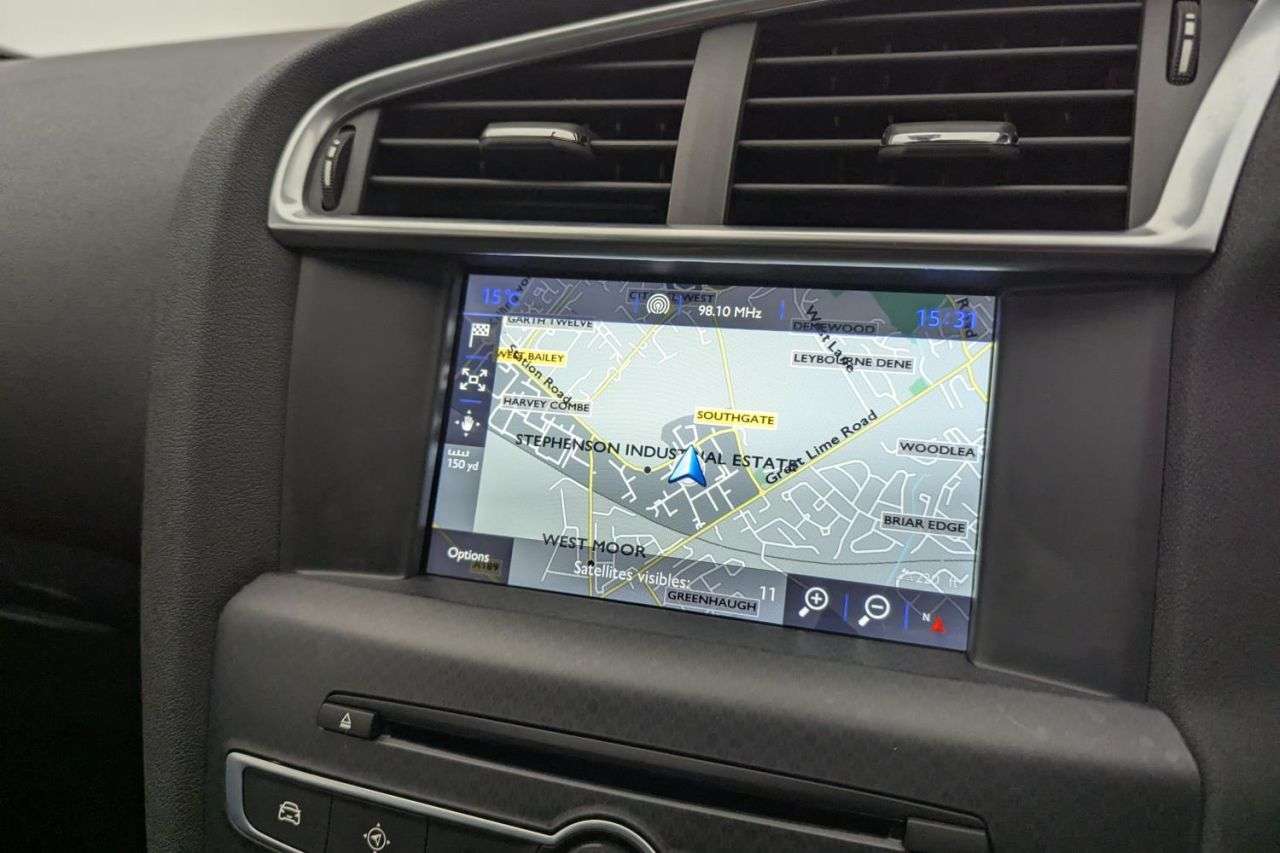 2017 DS AUTOMOBILES DS 4 2017 DS AUTOMOBILES DS 4