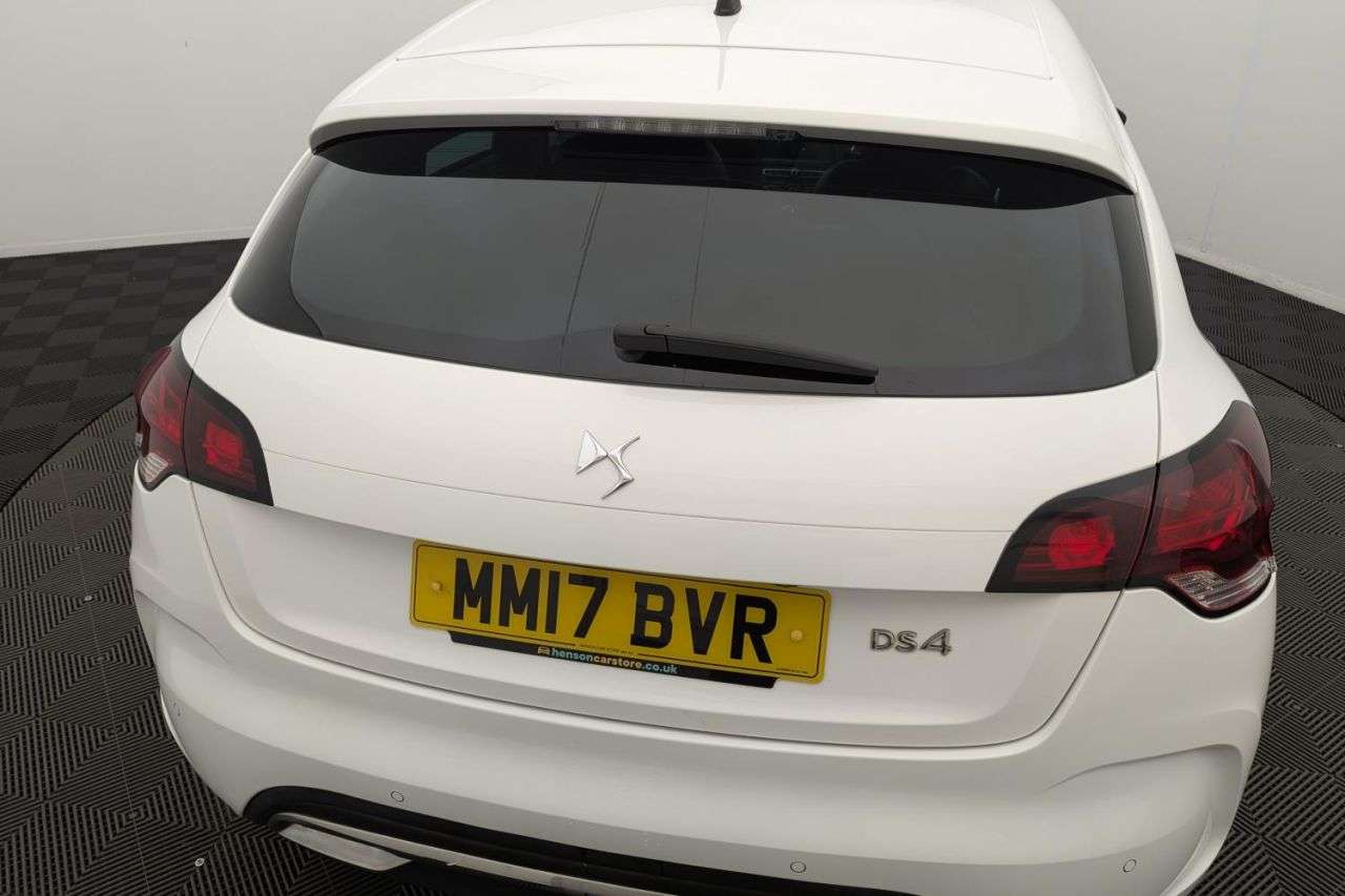 2017 DS AUTOMOBILES DS 4 2017 DS AUTOMOBILES DS 4