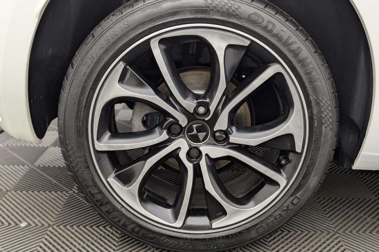 2017 DS AUTOMOBILES DS 4 2017 DS AUTOMOBILES DS 4