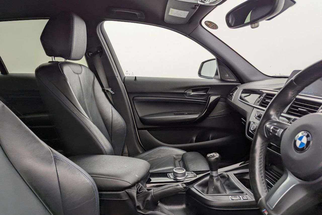 A 2019 BMW 1 SERIES 1.5 118i GPF M Sport Shadow Edition Hatchback 5dr Petrol Manual Euro 6 (s/s A 2019 BMW 1 SERIES 1.5 118i GPF M Sport Shadow Edition Hatchback 5dr Petrol Manual Euro 6 (s/s