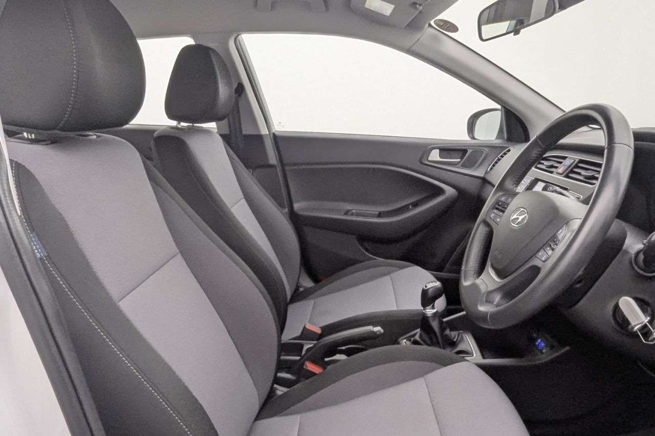 A 2019 HYUNDAI I20 1.2 SE Launch Edition Hatchback 5dr Petrol Manual Euro 6 (s/s) (84 ps) Awar A 2019 HYUNDAI I20 1.2 SE Launch Edition Hatchback 5dr Petrol Manual Euro 6 (s/s) (84 ps) Awar