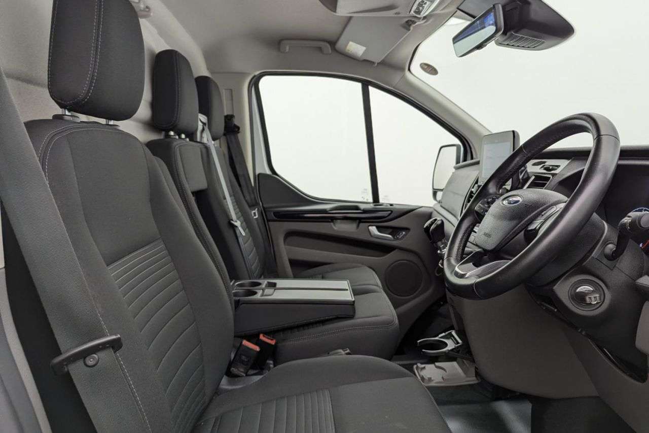 A 2022 FORD TRANSIT CUSTOM 2.0 300 EcoBlue Limited Panel Van 5dr Diesel Manual L2 H1 Euro 6 (s/s) (130 A 2022 FORD TRANSIT CUSTOM 2.0 300 EcoBlue Limited Panel Van 5dr Diesel Manual L2 H1 Euro 6 (s/s) (130