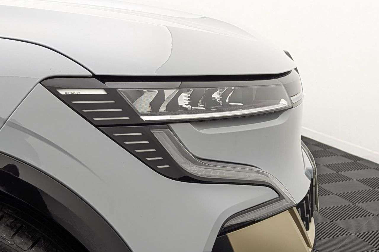 2022 RENAULT MEGANE E-TECH 2022 RENAULT MEGANE E-TECH