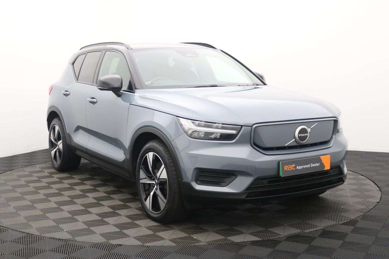 2021 VOLVO XC40 2021 VOLVO XC40