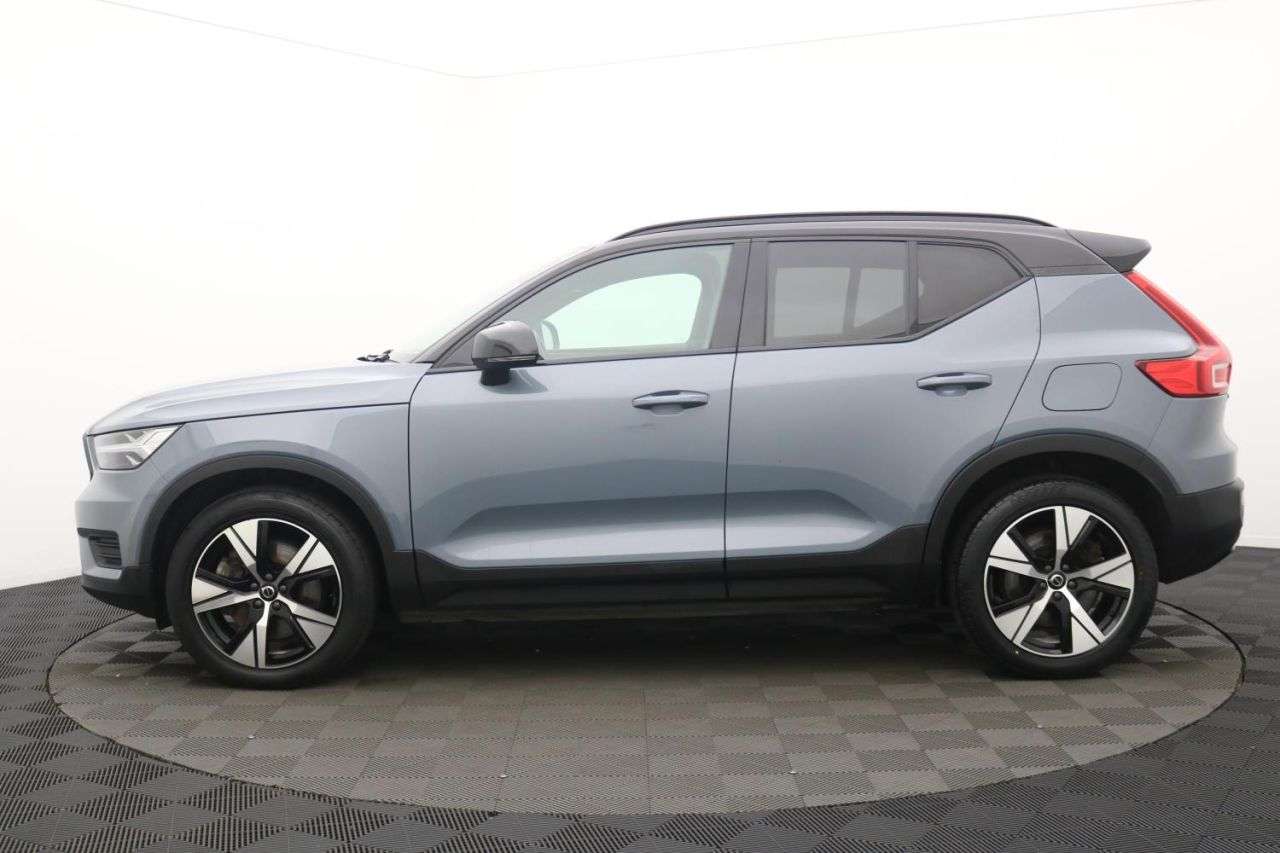 2021 VOLVO XC40 2021 VOLVO XC40