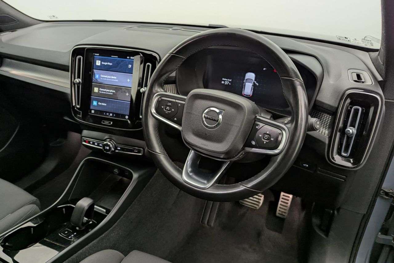 2021 VOLVO XC40 2021 VOLVO XC40