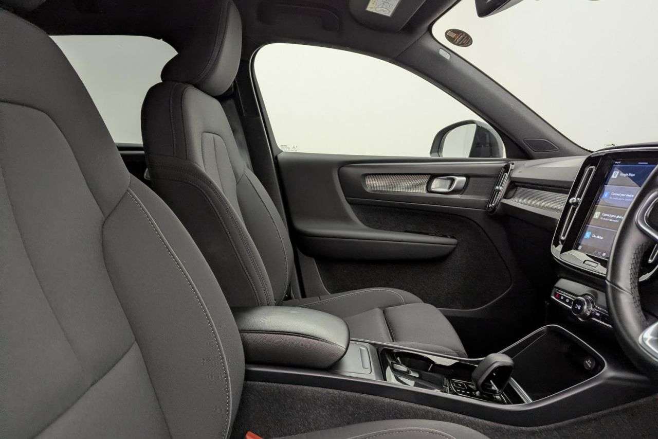 2021 VOLVO XC40 2021 VOLVO XC40