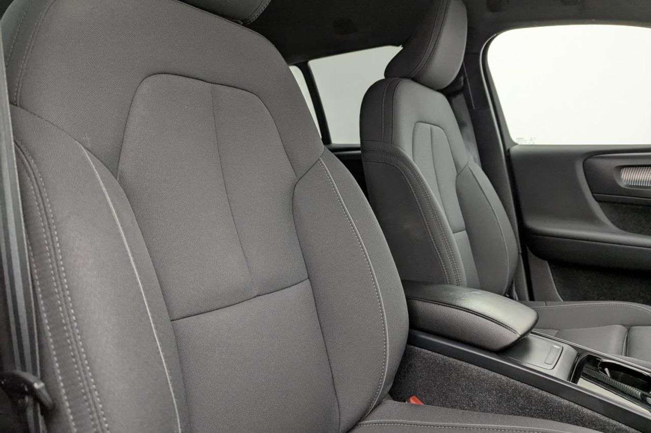 2021 VOLVO XC40 2021 VOLVO XC40