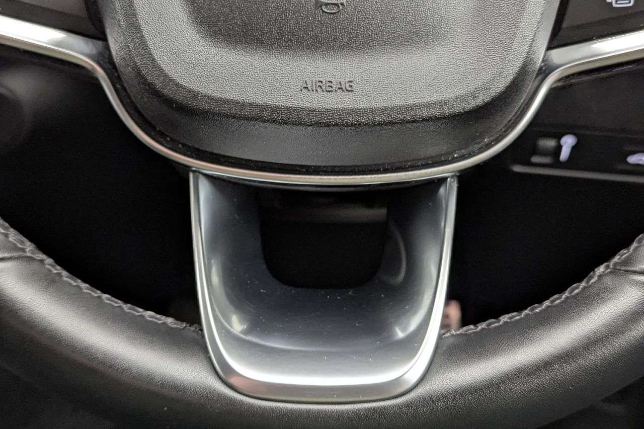 2021 VOLVO XC40 2021 VOLVO XC40