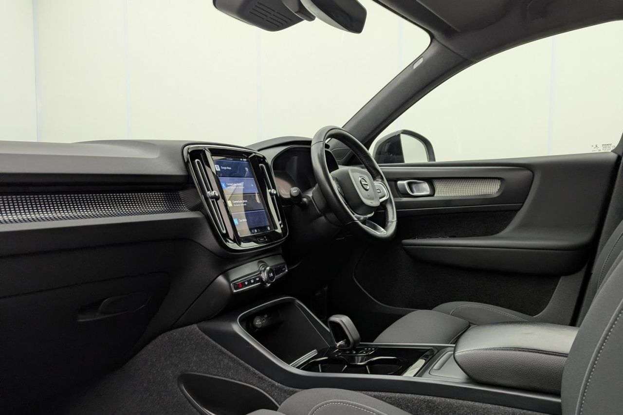 2021 VOLVO XC40 2021 VOLVO XC40