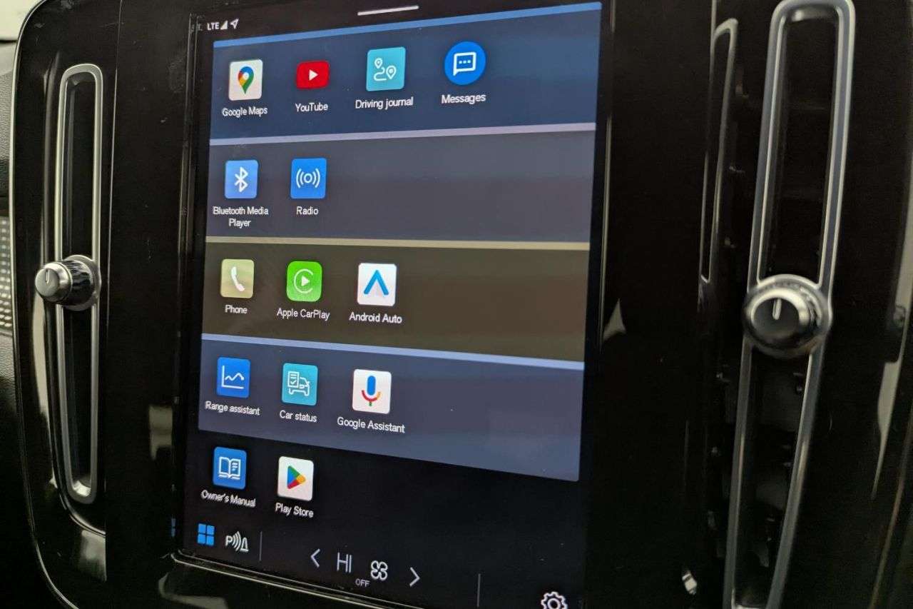 2021 VOLVO XC40 2021 VOLVO XC40