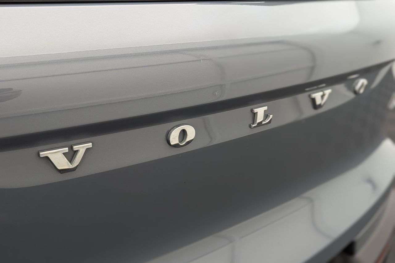 2021 VOLVO XC40 2021 VOLVO XC40