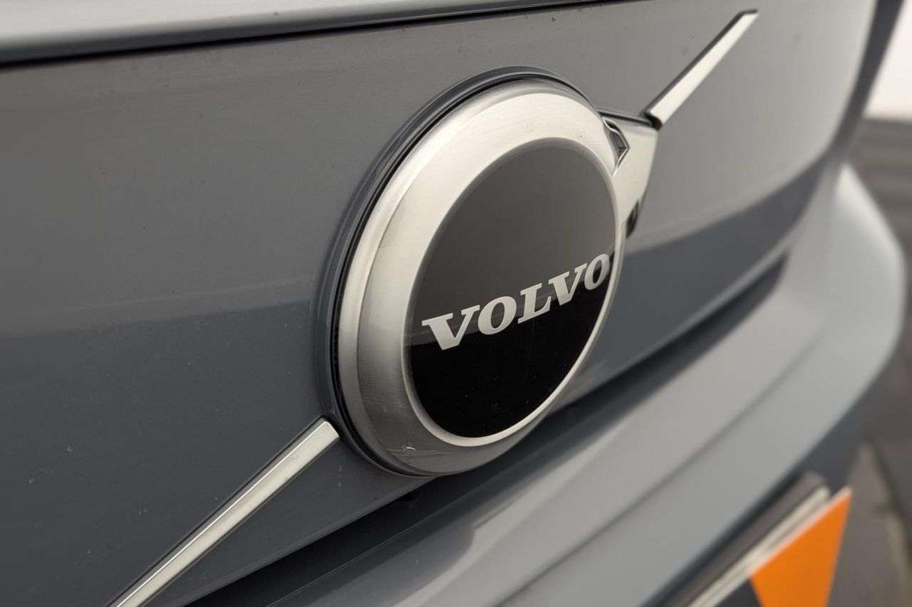 2021 VOLVO XC40 2021 VOLVO XC40